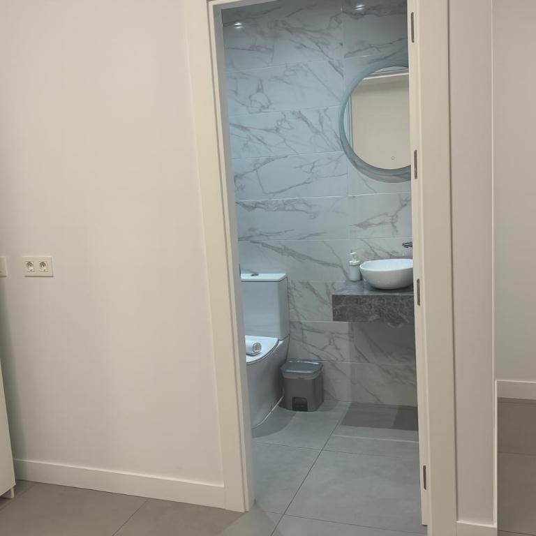 Apartamento 2 a 10 minutos caminando de la estación de Bus y Tren María Zambrano - Apartamento de 1 dormitorio - 4