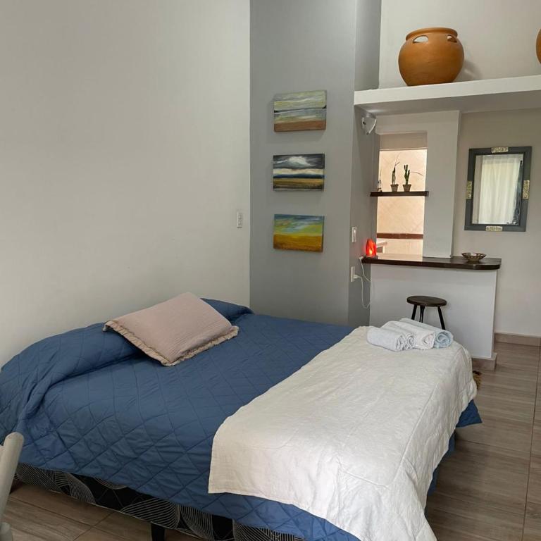 Casa laberinto, Entre cerros, cómoda cama de 2x2 - Habitación Doble - 1 o 2 camas - 14