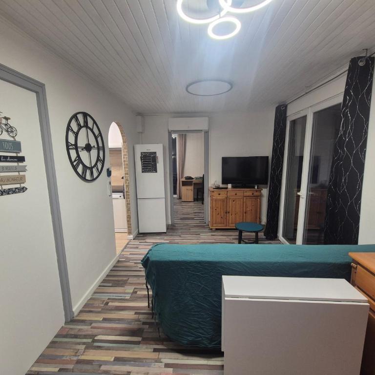 Appartement classé 2 étoiles, 2 chambres, rénové, climatisé - Two-Bedroom Apartment - 9