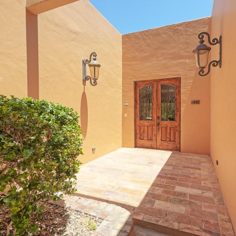 3BR Villa w/ Rooftop Sea Views Steps to Beach - Villa - 2