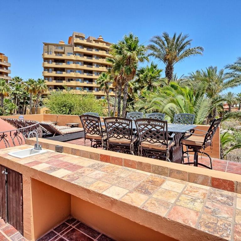3BR Villa w/ Rooftop Sea Views Steps to Beach - Villa - 23