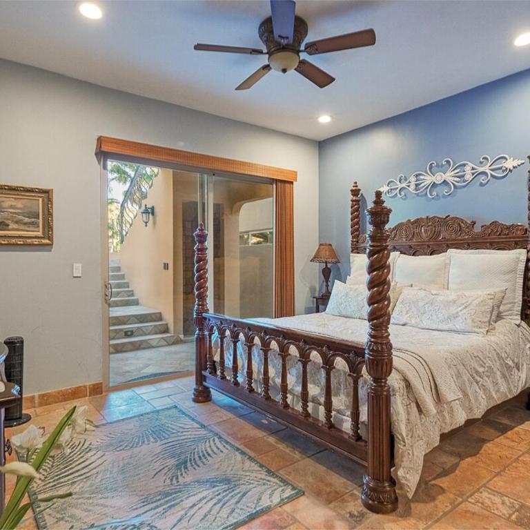 3BR Villa w/ Rooftop Sea Views Steps to Beach - Villa - 41