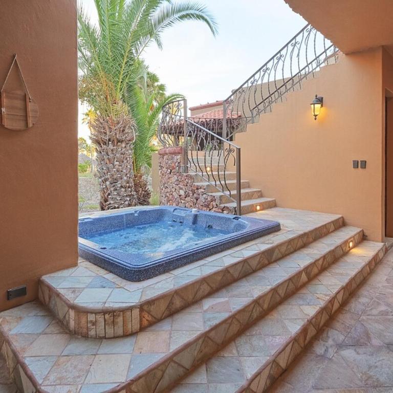 3BR Villa w/ Rooftop Sea Views Steps to Beach - Villa - 42