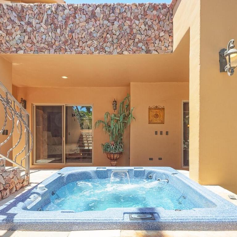 3BR Villa w/ Rooftop Sea Views Steps to Beach - Villa - 58