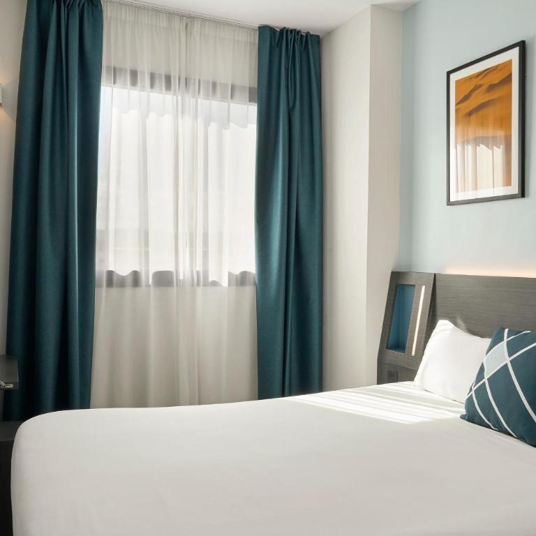 Four Points Flex by Sheraton Malaga Centre - Habitación Doble Estándar con 1 cama grande - 1