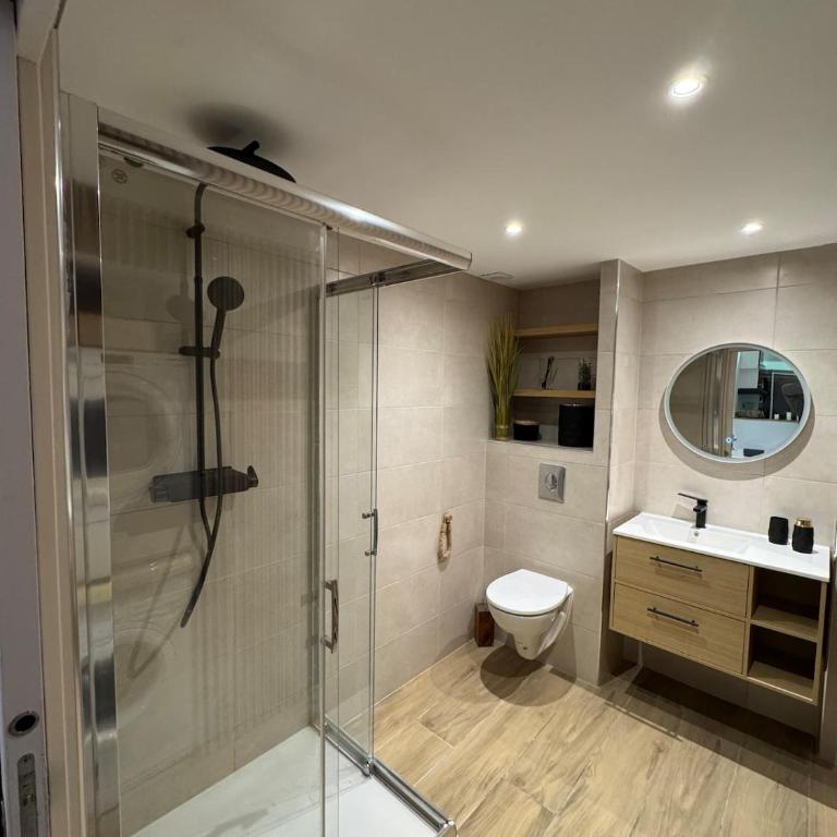 Perle Dazur Jacuzzi Suite Parking Prive 5min Mer - Apartamento de 1 dormitorio - 10