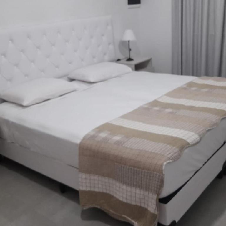 Casa con pileta - Two-Bedroom Apartment - 4