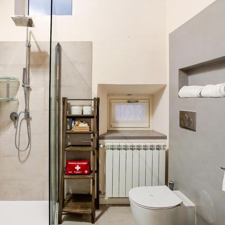 Kindness Art Apartment Arona Historic Center 110sqm Private Parking - Appartamento con 2 Camere da Letto - 15