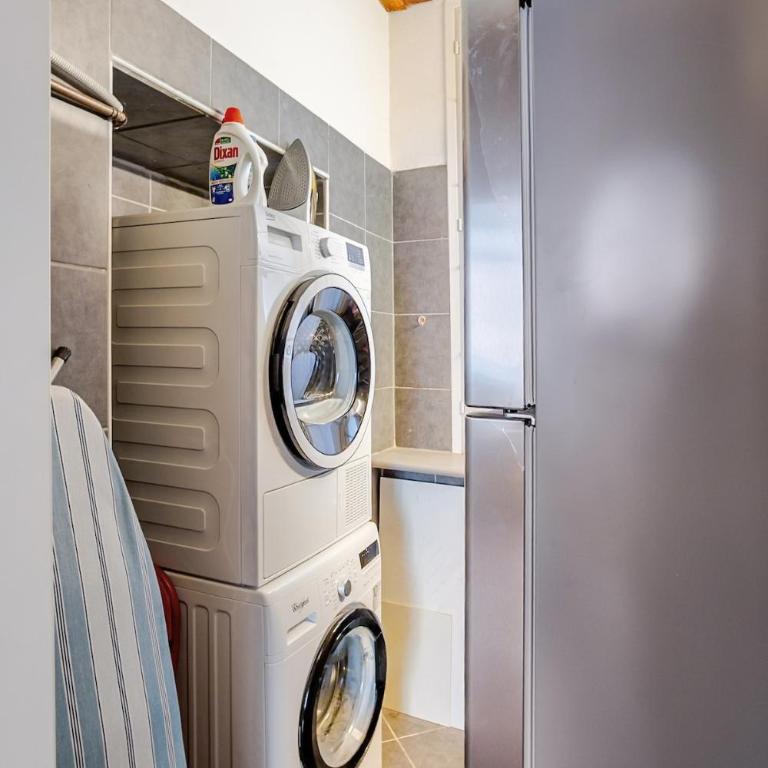 Kindness Art Apartment Arona Historic Center 110sqm Private Parking - Appartamento con 2 Camere da Letto - 28
