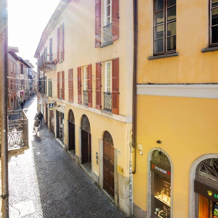 Kindness Art Apartment Arona Historic Center 110sqm Private Parking - Appartamento con 2 Camere da Letto - 18