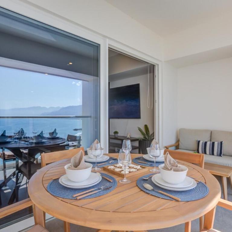 Harbor N702 Rooftop Pool & Sky Gym Views - One-Bedroom Apartment - 3