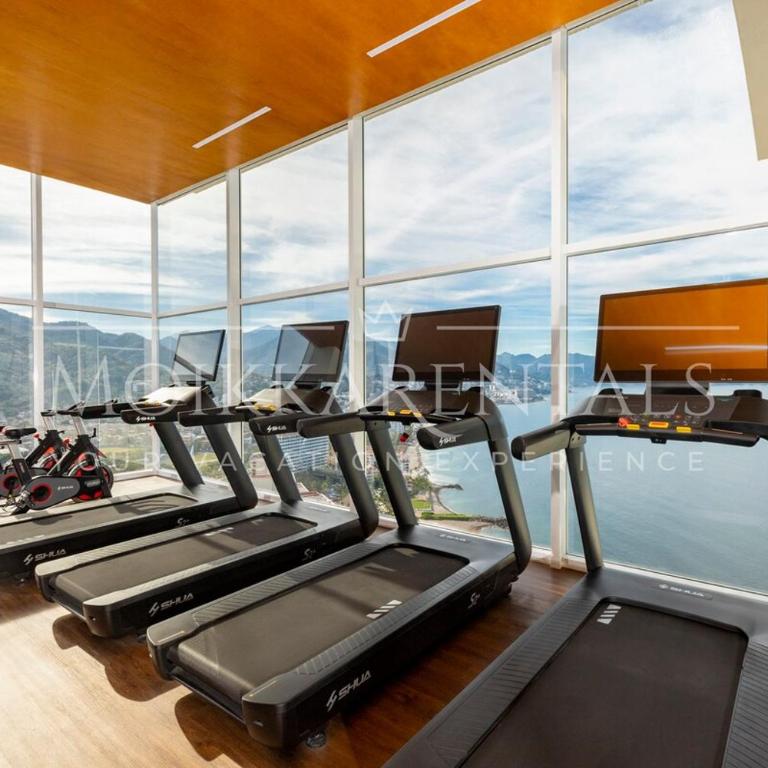 Harbor N702 Rooftop Pool & Sky Gym Views - One-Bedroom Apartment - 11