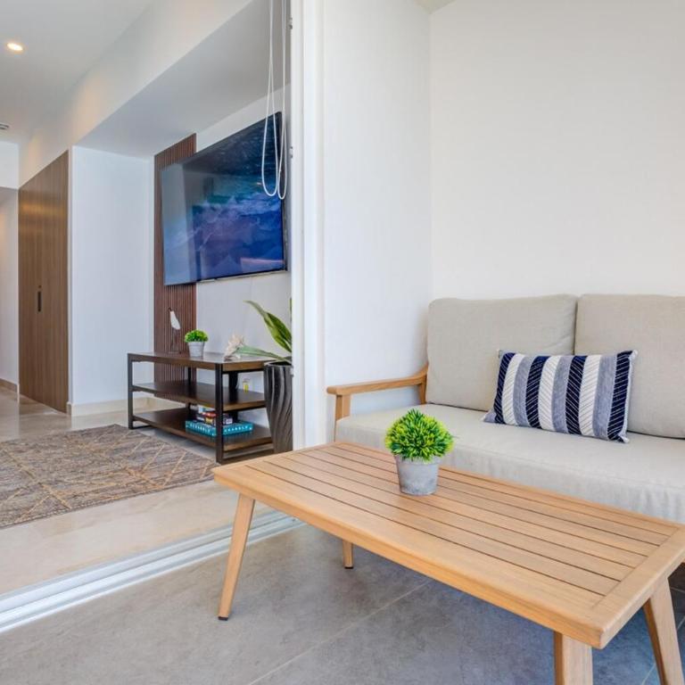 Harbor N702 Rooftop Pool & Sky Gym Views - One-Bedroom Apartment - 20