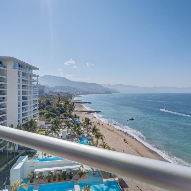 Harbor N702 Rooftop Pool & Sky Gym Views - One-Bedroom Apartment - 42