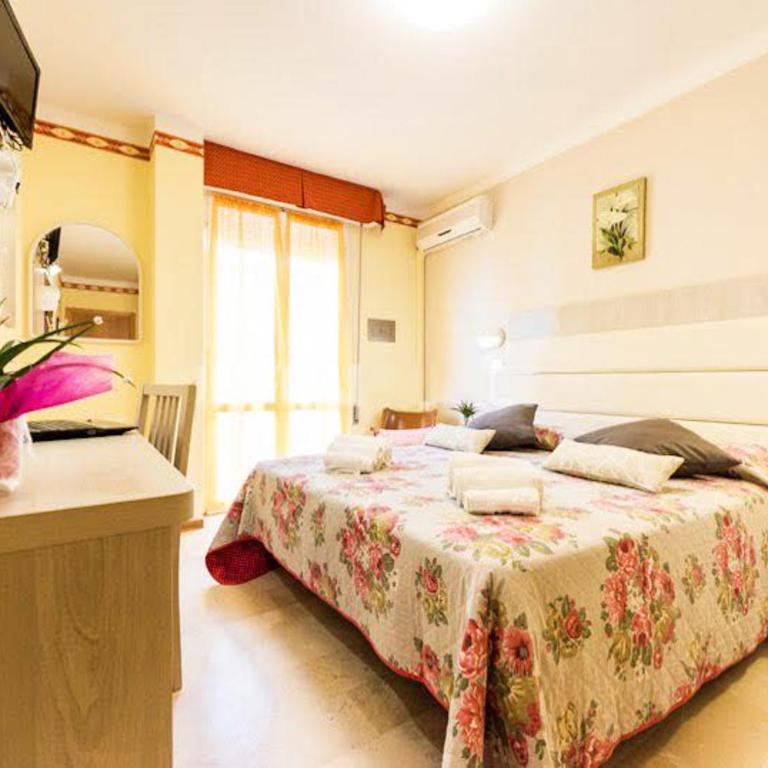 Hotel Marco Polo - Double or Twin Room with Partial Sea View - 7