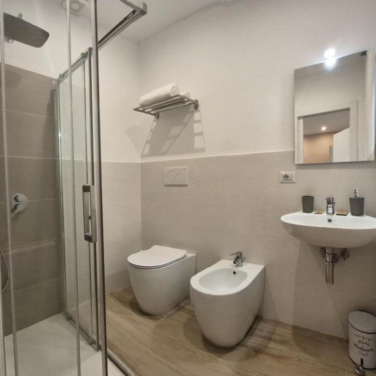Seaside Holidays Guest House - Standard Double or Twin Room with Balcony - 18