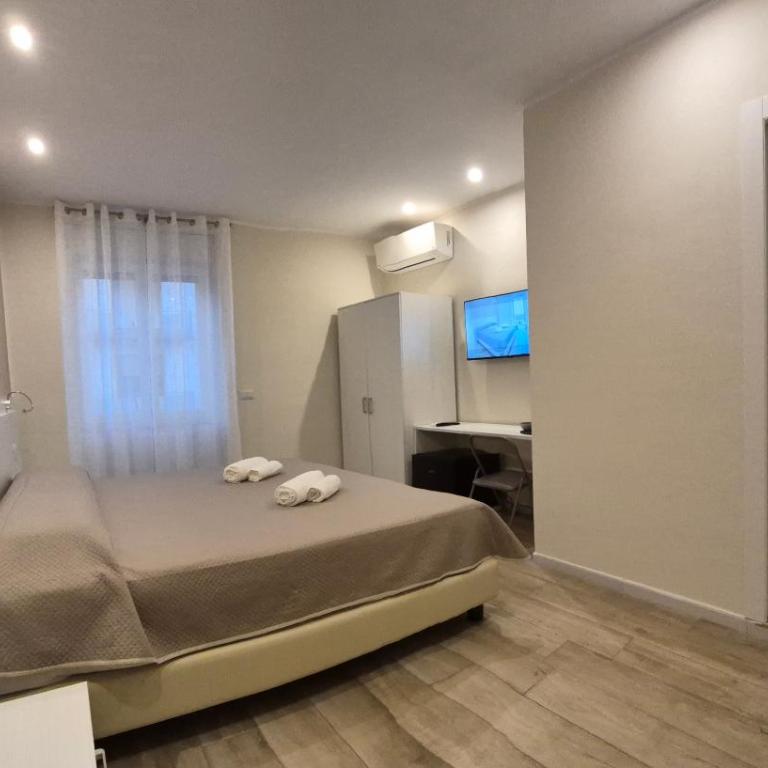 Seaside Holidays Guest House - Standard Double or Twin Room - 3