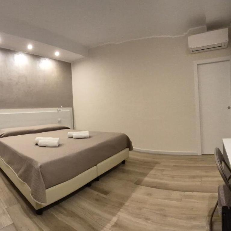 Seaside Holidays Guest House - Standard Double or Twin Room - 6