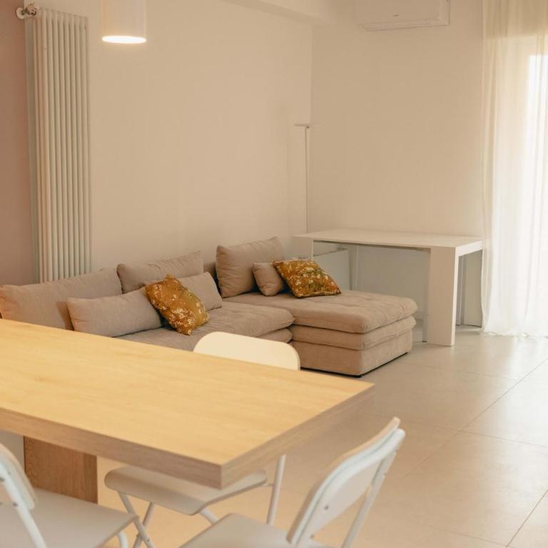 Charlies House by the sea - Three-Bedroom Standard Apartment - 8
