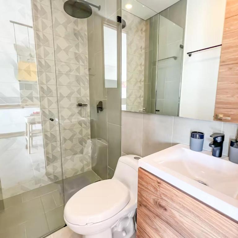 Apto de Lujo Frente al Mar con Piscina - Two-Bedroom Apartment - 17