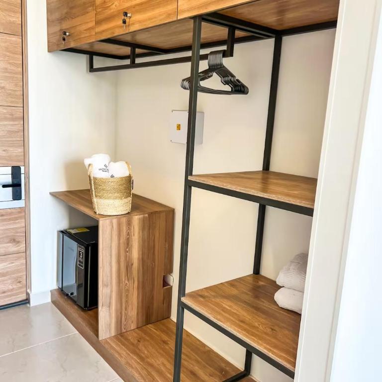 Apto de Lujo Frente al Mar con Piscina - Two-Bedroom Apartment - 27