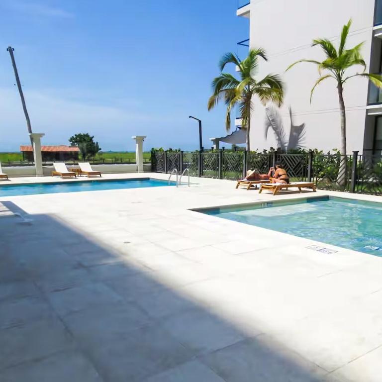 Apto de Lujo Frente al Mar con Piscina - Two-Bedroom Apartment - 36