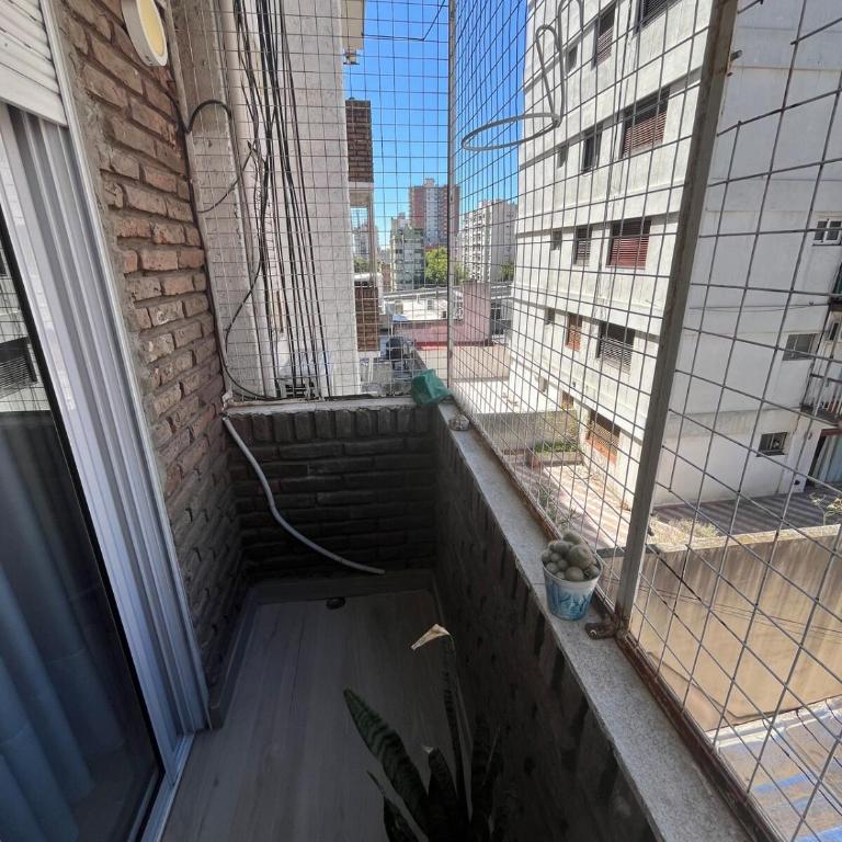 Depto 2 amb con balcon, muy buena ubicacion - Apartamento de 1 dormitorio - 8