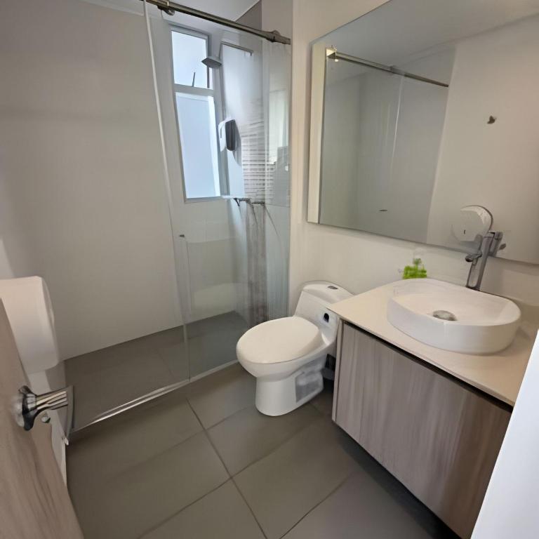 Lujoso con linda vista - Estrato 6 - Apartamento de 2 dormitorios con vistas - 9