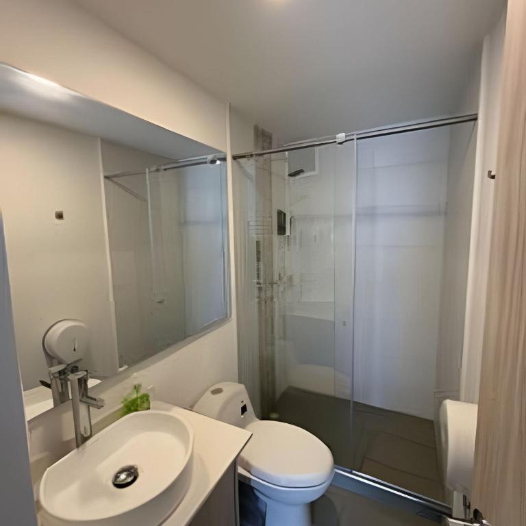 Lujoso con linda vista - Estrato 6 - Apartamento de 2 dormitorios con vistas - 24