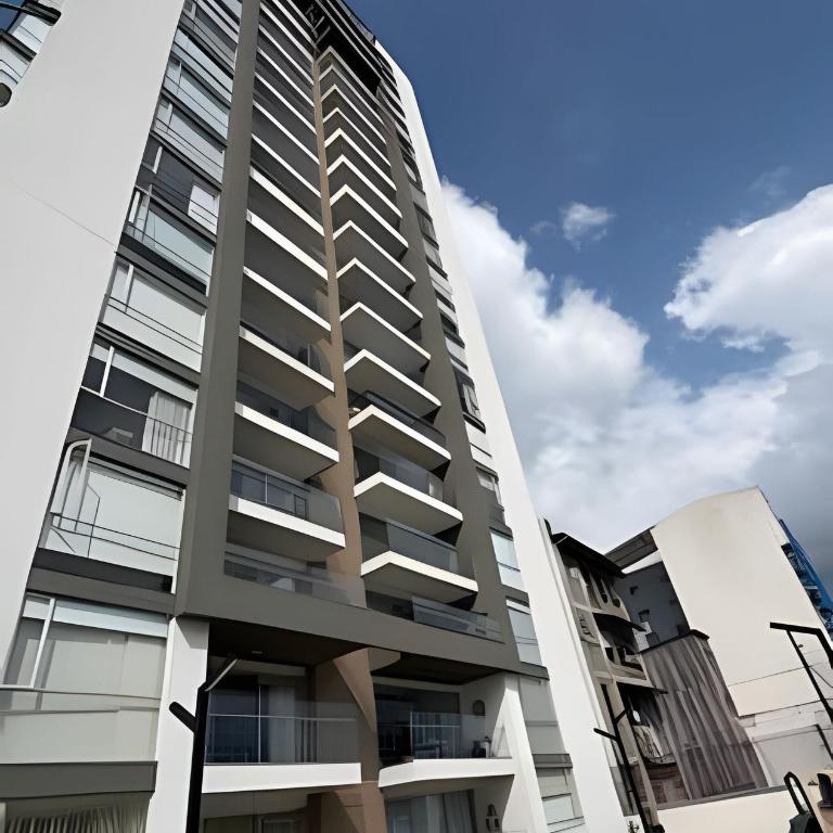 Lujoso con linda vista - Estrato 6 - Apartamento de 2 dormitorios con vistas - 26