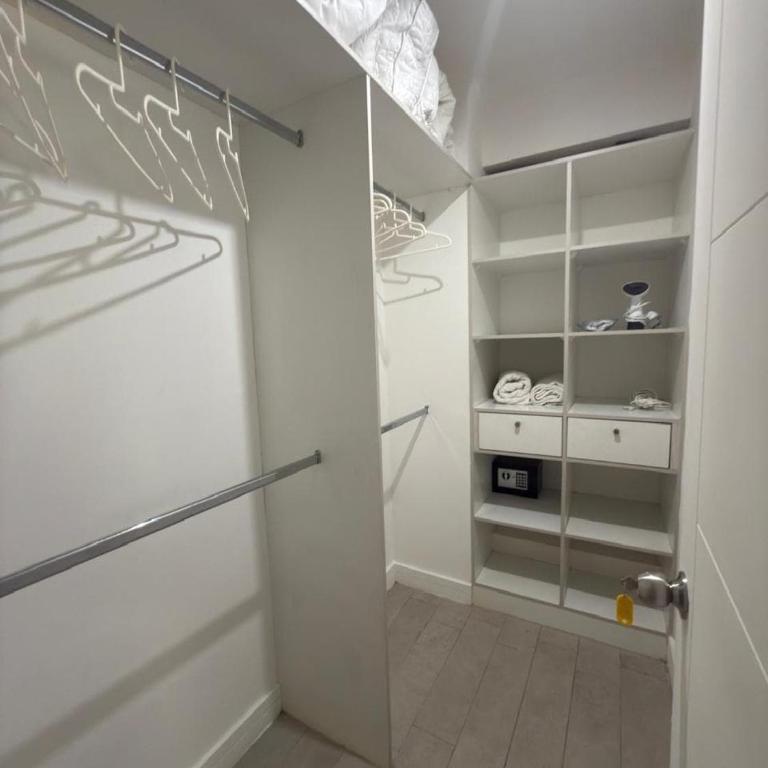 Close to the Metro Santa Ana - Apartamento de 3 dormitorios - 22