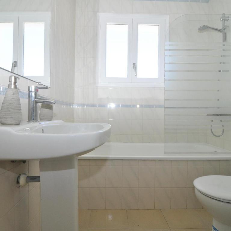 Apartamento cómodo a 10 min de la playa - HISP-7-39 - Apartment - 13