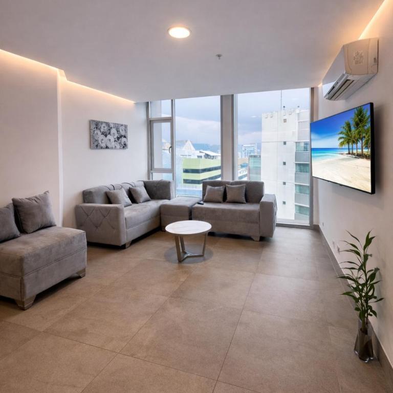 3 camas, vista panoramica, frente a Mall del Sol - Suite with City View - 5