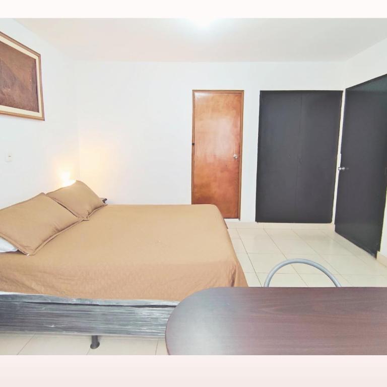 Hostal Casa Coliving Medellín - Laureles - Double Room with Private Bathroom - 2