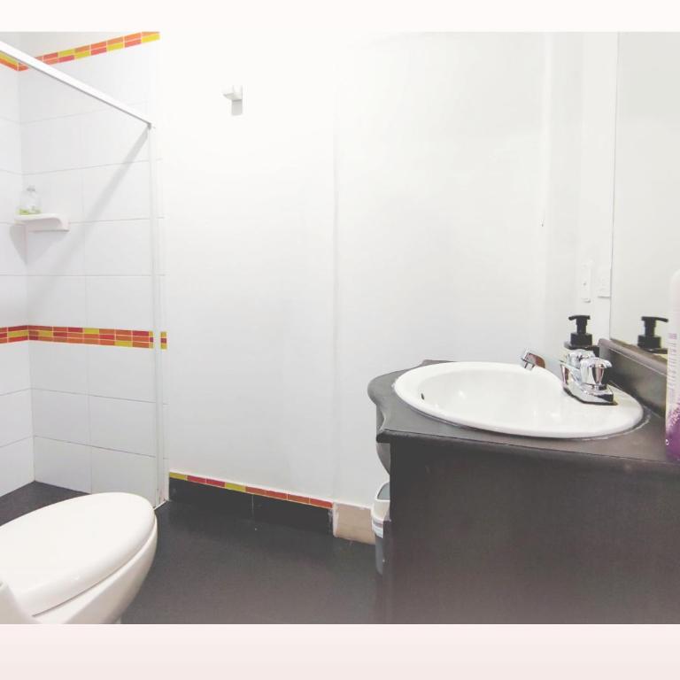 Hostal Casa Coliving Medellín - Laureles - Double Room with Private Bathroom - 11