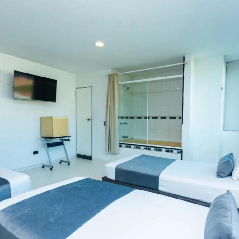 Hotel, Villa Real,Medellín ,Laureles,Estadio - Triple Room with Private Bathroom - 7