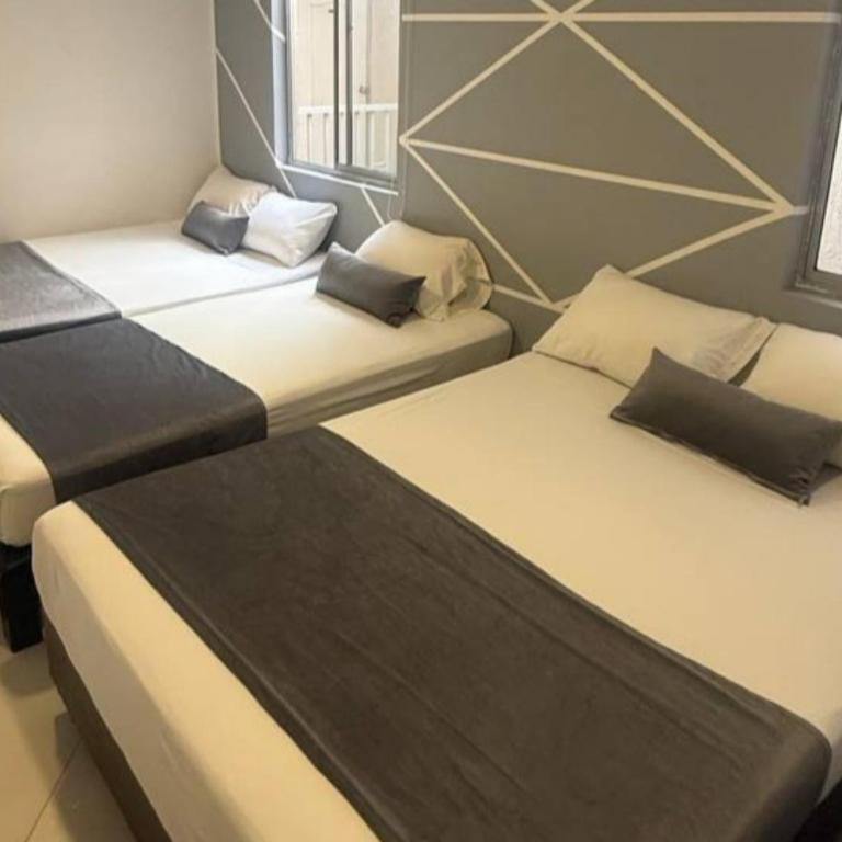 Hotel, Villa Real,Medellín ,Laureles,Estadio - Triple Room with Private Bathroom - 1