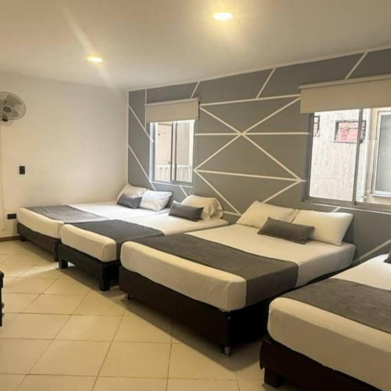 Hotel, Villa Real,Medellín ,Laureles,Estadio - Triple Room with Private Bathroom - 2