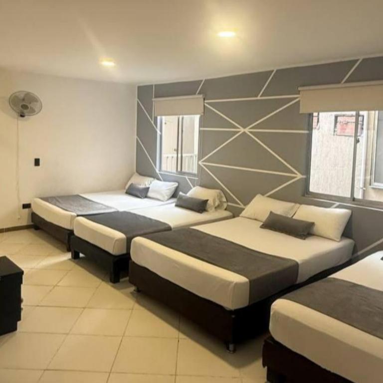 Hotel, Villa Real,Medellín ,Laureles,Estadio - Quadruple Room with Private Bathroom - 6