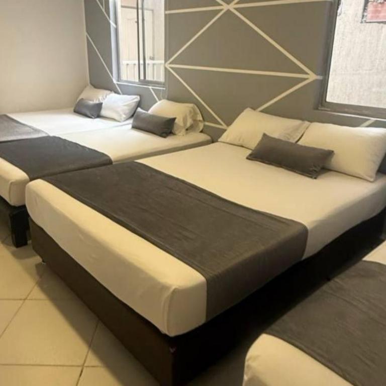Hotel, Villa Real,Medellín ,Laureles,Estadio - Quadruple Room with Private Bathroom - 4