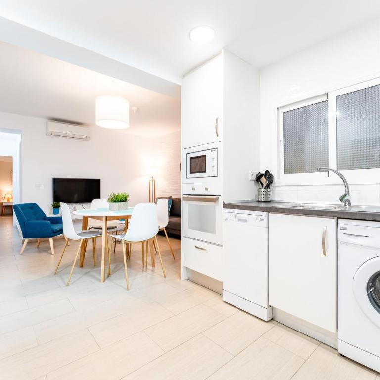Peña City Center Apartment - Three-Bedroom Apartment - 4