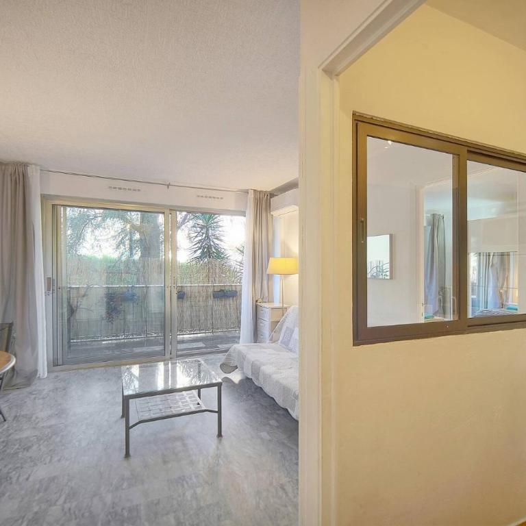 FRGK Tamaris Apartment Antibes Terrace, AC & Ultra-Fast Wi-Fi - Apartamento de 1 dormitorio con terraza - 14