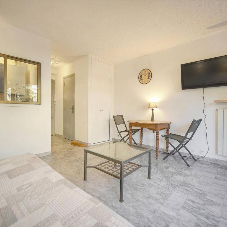 FRGK Tamaris Apartment Antibes Terrace, AC & Ultra-Fast Wi-Fi - Apartamento de 1 dormitorio con terraza - 15