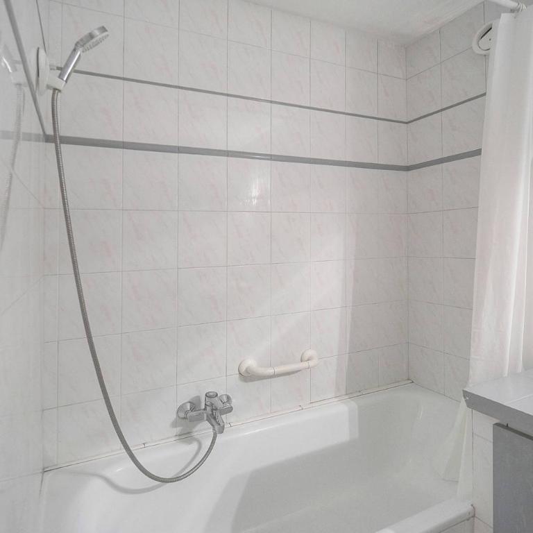 FRGK Tamaris Apartment Antibes Terrace, AC & Ultra-Fast Wi-Fi - Apartamento de 1 dormitorio con terraza - 21
