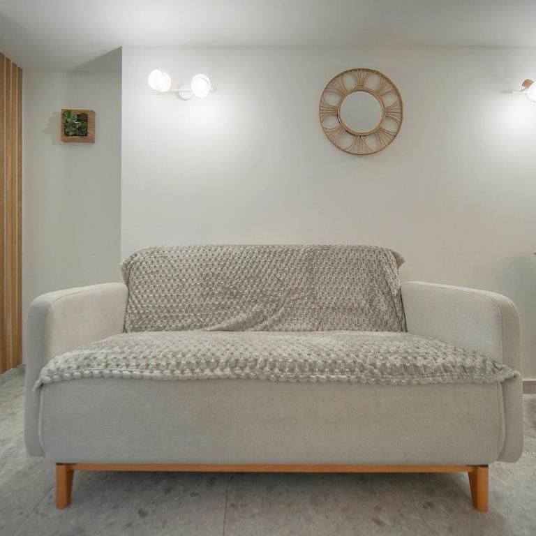 FRGK " JAURES Duplex Central Cannes Quiet Courtyard with Mezzanine 100m from Train Station - Apartment mit 1 Schlafzimmer - 15