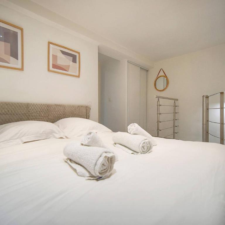 FRGK " JAURES Duplex Central Cannes Quiet Courtyard with Mezzanine 100m from Train Station - Apartment mit 1 Schlafzimmer - 23