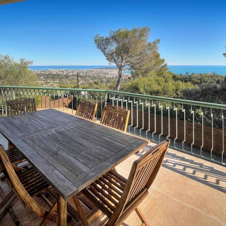 FRGK Villa Le Petit Bois Panoramic View, Lush Garden Ultra-Fast Wi-Fi near Cannes - Villa - Vue sur Mer - 4