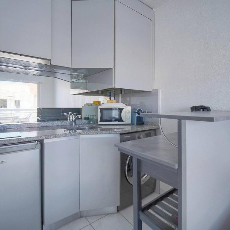 FRGK Gallieni Terrace Quiet Executive Stay Walk to Palais - Appartement avec Terrasse - 17
