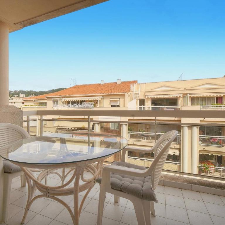 FRGK Gallieni Terrace Quiet Executive Stay Walk to Palais - Appartement avec Terrasse - 9