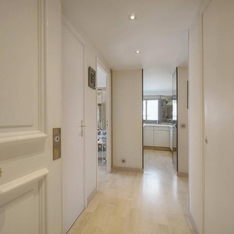 FRGK Athena Palm Beach 1BR Terrace, AC & Ultra-Fast Wi-Fi - Appartement 1 Chambre avec Terrasse - 16